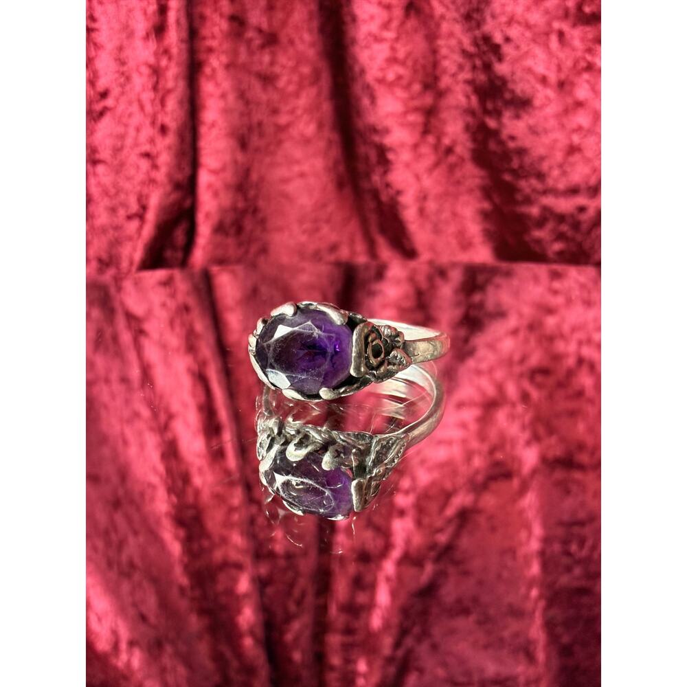 VTG Jewelry Sterling Silver Ring Faceted Amethyst Stone Floral Setting Size 8